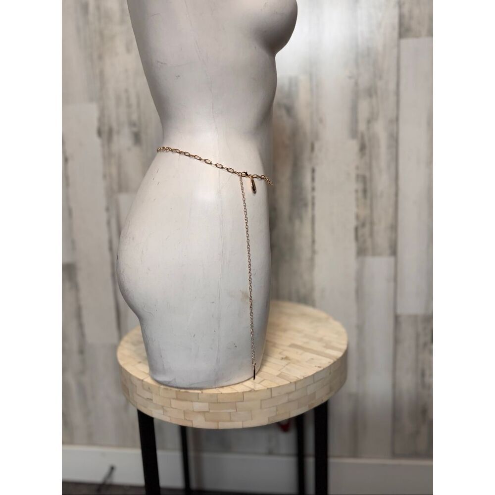 Gold Chain Waist Belt with Dangling Shell Charm – Adjustable Body Chain - Picture 4 of 5